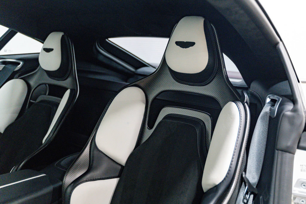 Used 2023 Aston Martin V12 Vantage RWD image 8