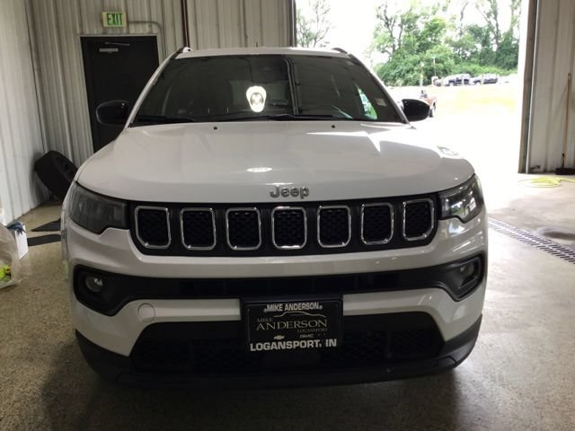 Used 2024 Jeep Compass Latitude AWD/4WD image 6