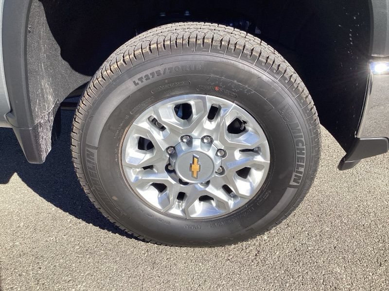 New 2026 Chevrolet Silverado 2500 LT w/ All Star Edition AWD/4WD image 9