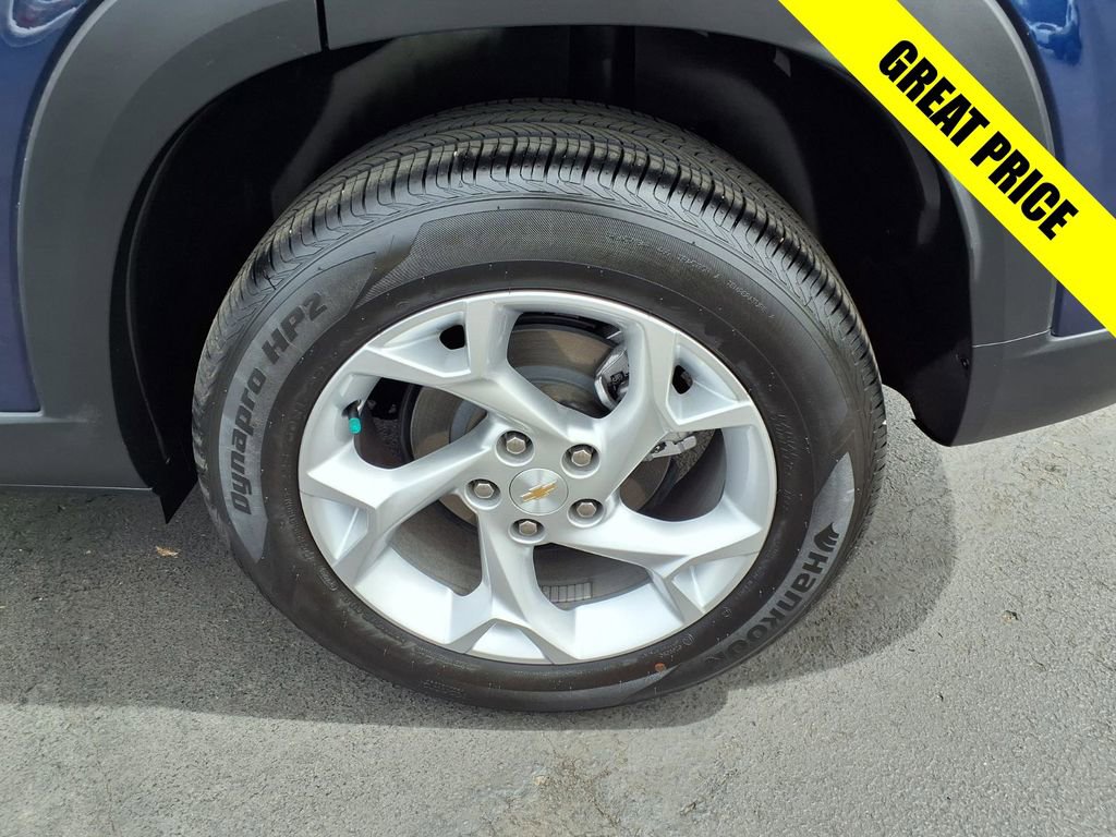 Used 2024 Chevrolet Trax LS w/ LS Convenience Package FWD image 14