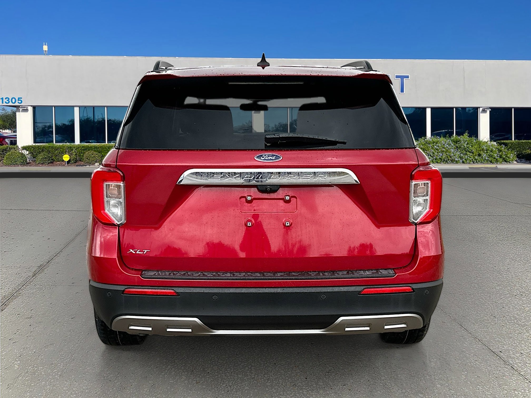 Certified 2022 Ford Explorer XLT w/ Equipment Group 202A image 6