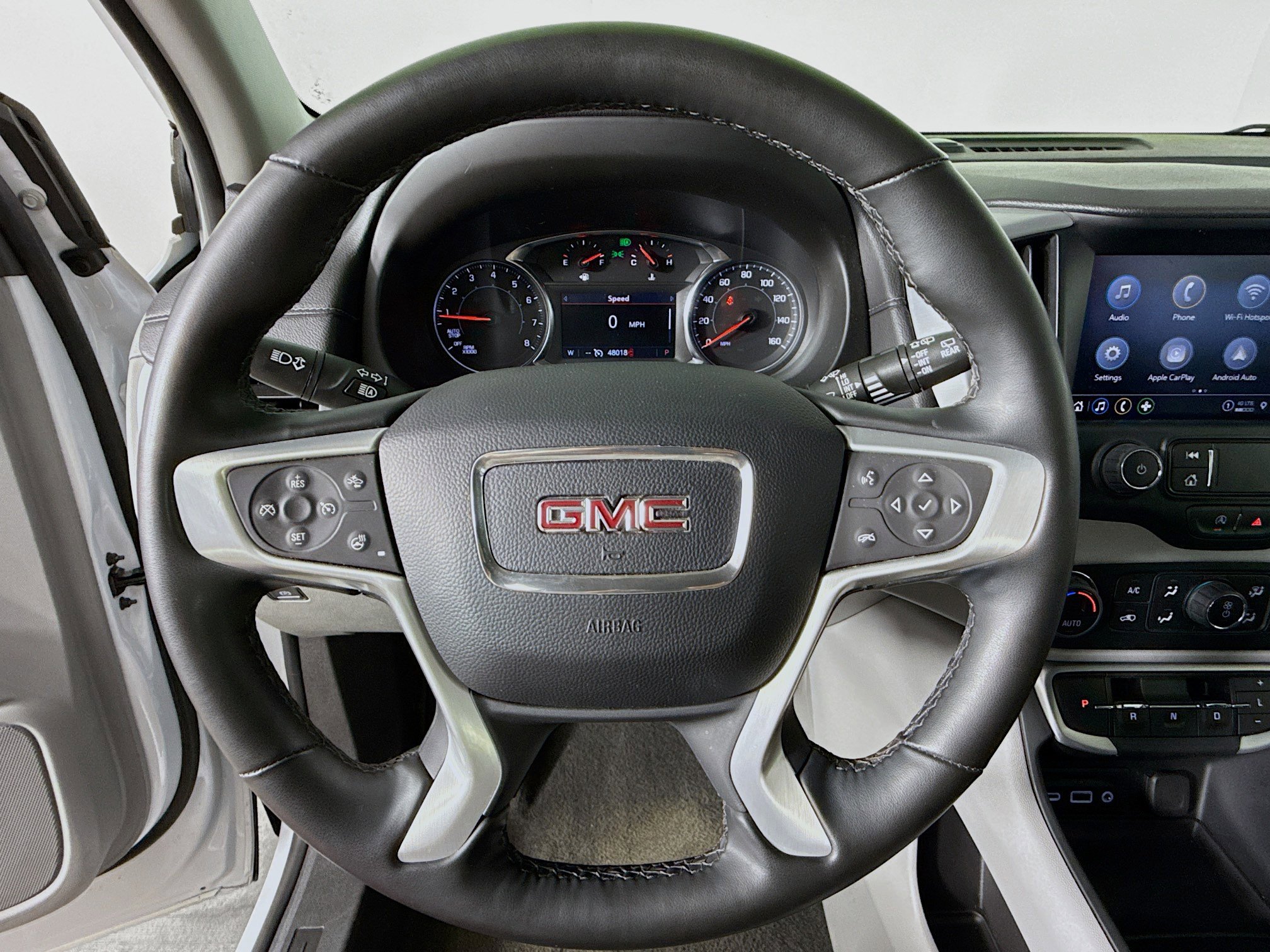 Used 2024 GMC Terrain SLT image 11