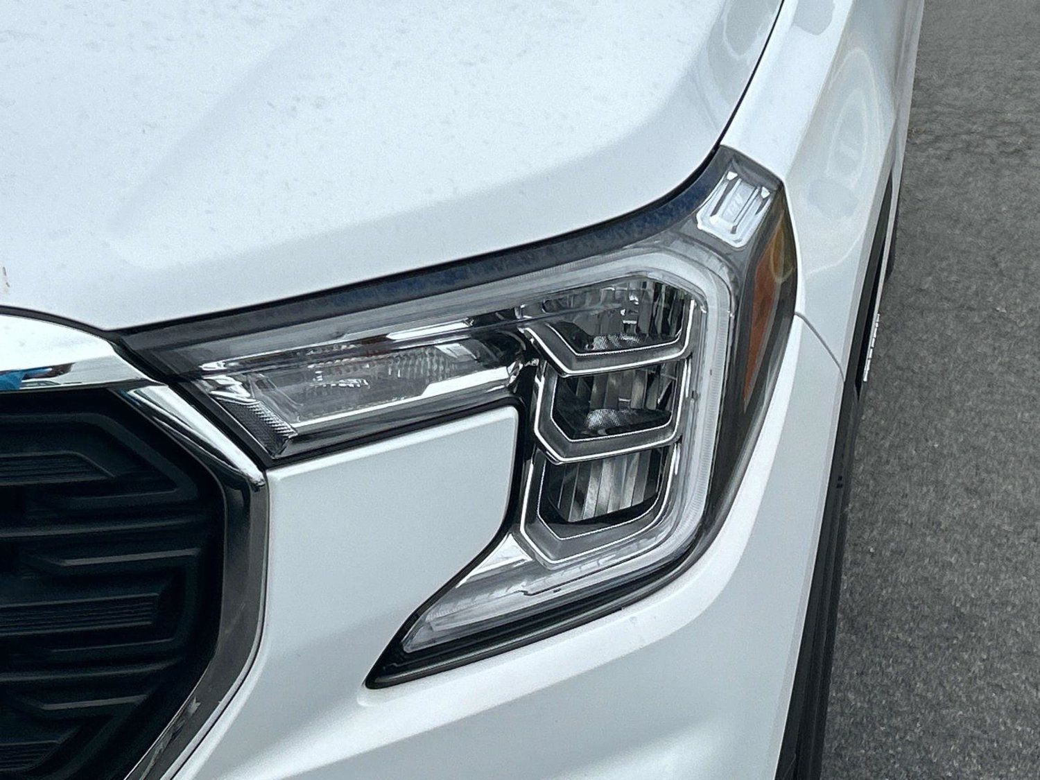 Used 2022 GMC Terrain SLE w/ Driver Convenience Package AWD/4WD image 11