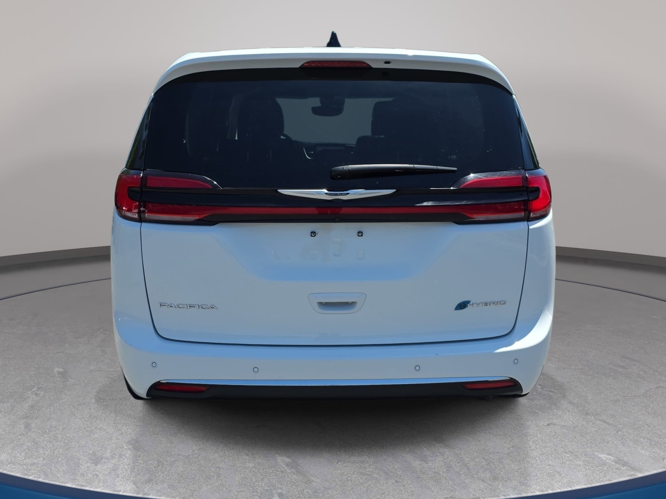 Used 2024 Chrysler Pacifica Limited FWD image 6