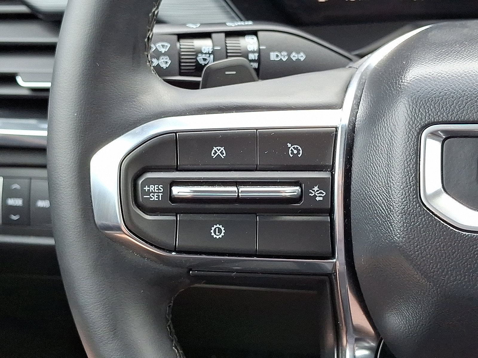 Certified 2025 GMC Acadia Elevation image 26