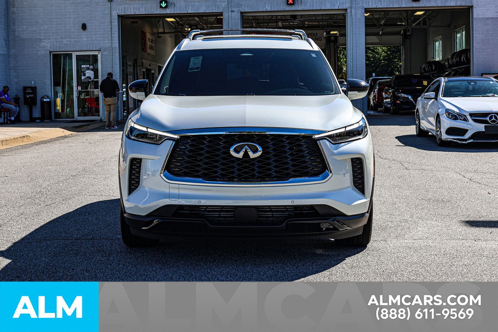 Used 2025 INFINITI QX60 Luxe w/ Cargo Package image 11