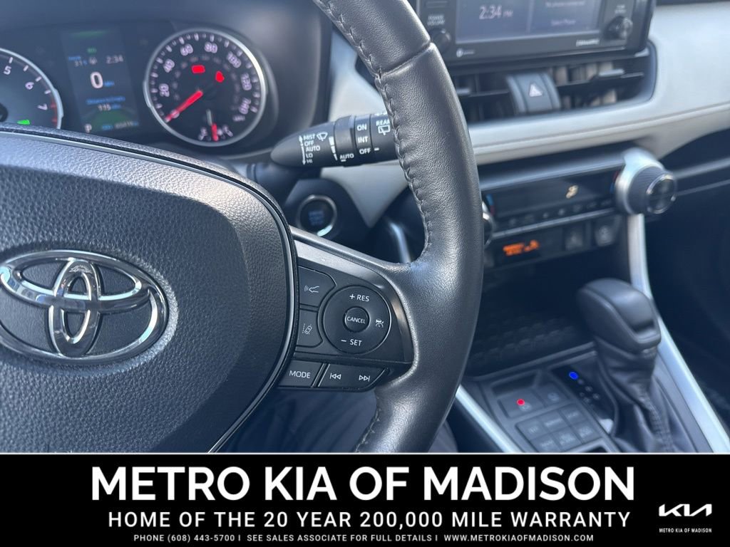 Used 2020 Toyota RAV4 XLE image 19