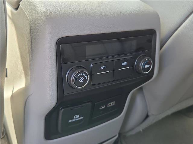 Used 2021 GMC Acadia SLT AWD/4WD image 16