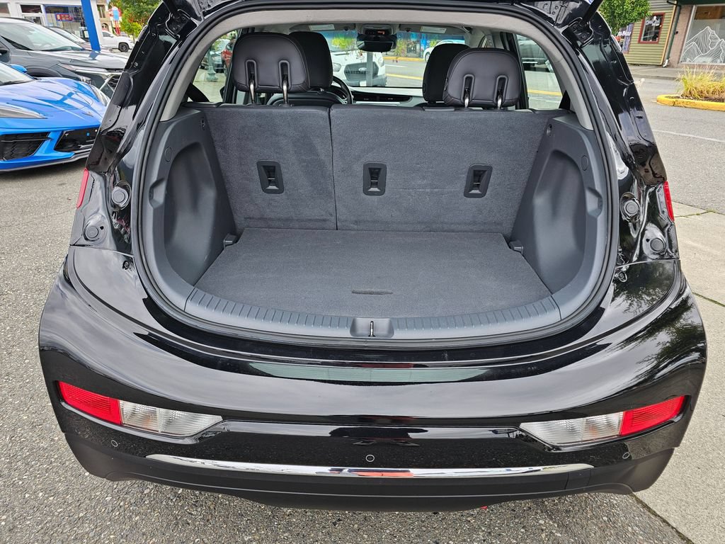 Used 2020 Chevrolet Bolt Premier w/ Infotainment Package FWD image 11
