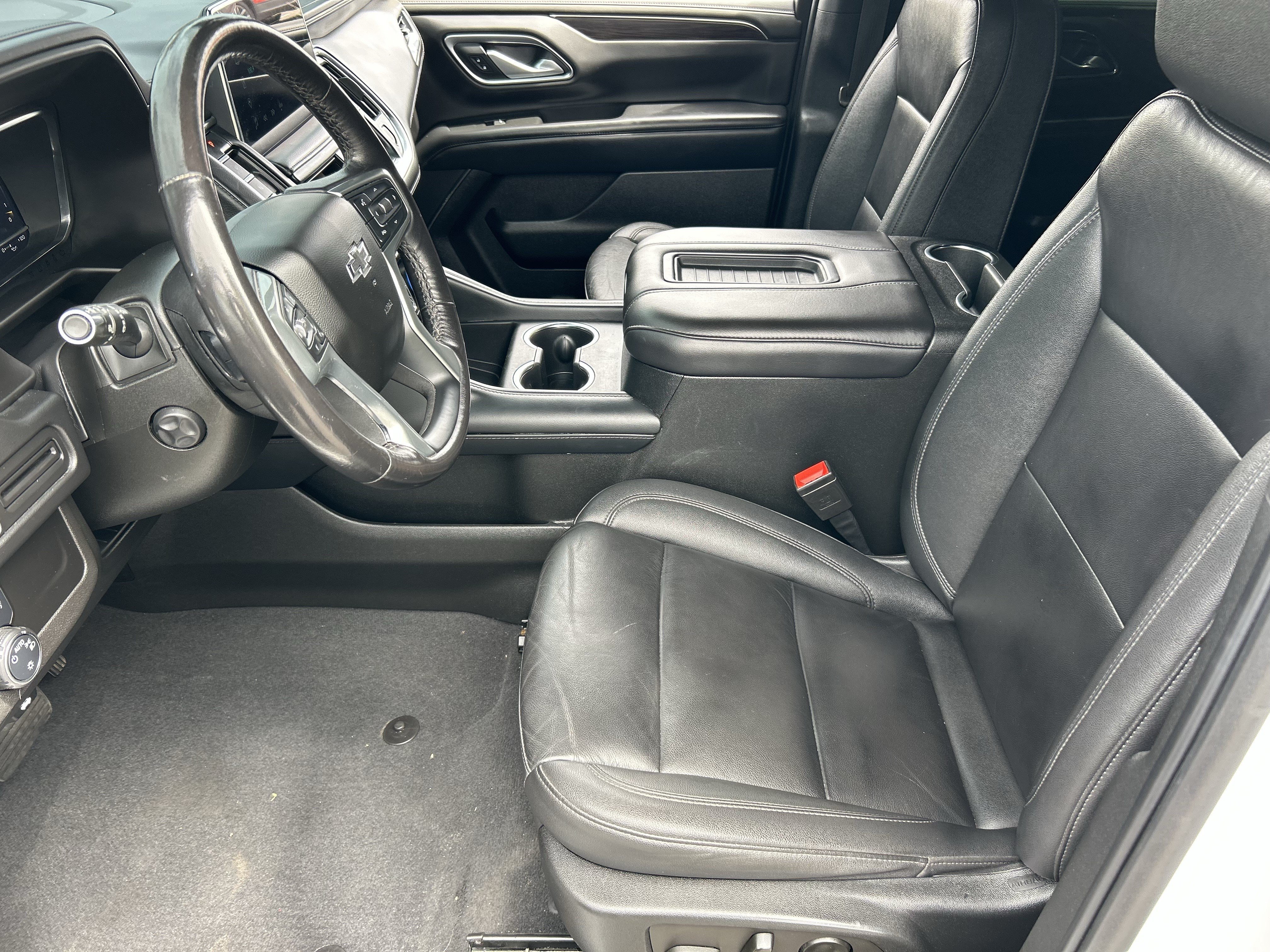 Used 2022 Chevrolet Tahoe Z71 w/ Luxury Package AWD/4WD image 18