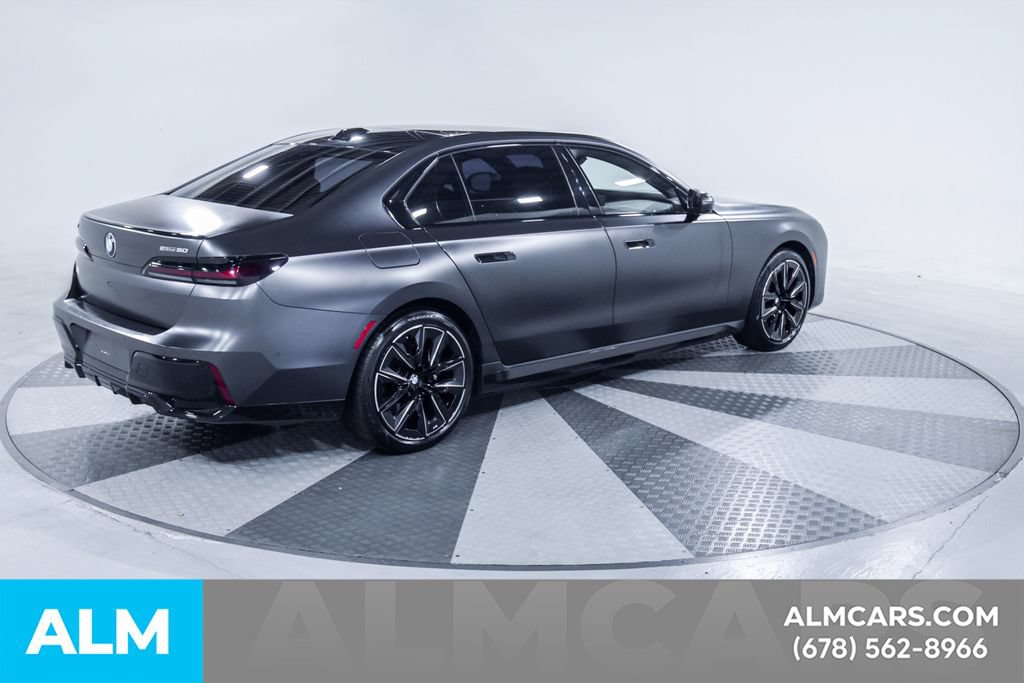 Used 2024 BMW i7 eDrive50 w/ M Sport Package RWD image 9