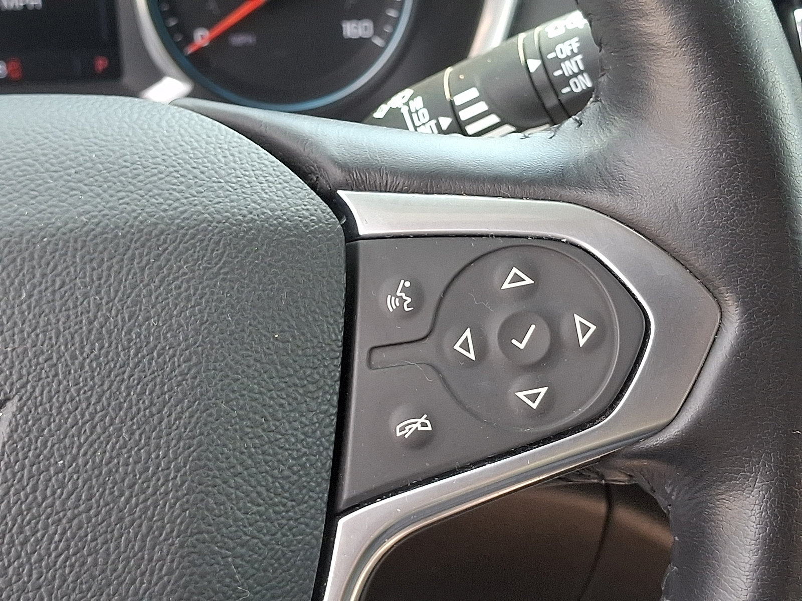 Used 2020 Chevrolet Traverse LT w/ LPO, Floor Liner Package AWD/4WD image 22