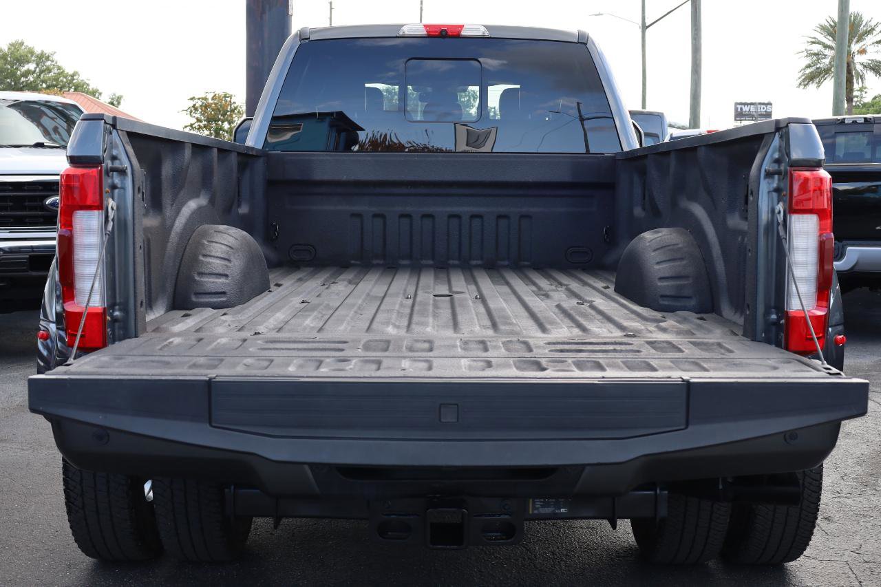 Used 2019 Ford F350 Platinum w/ Platinum Ultimate Package AWD/4WD image 18