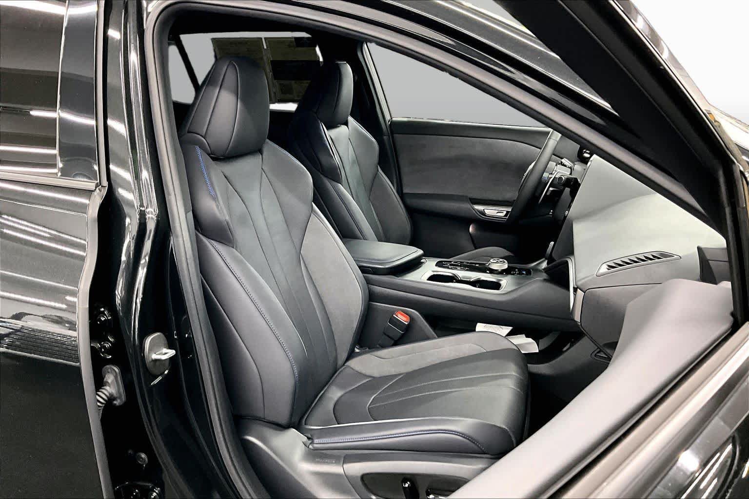 Used 2026 Lexus RZ 450e AWD w/ Luxury Package image 9