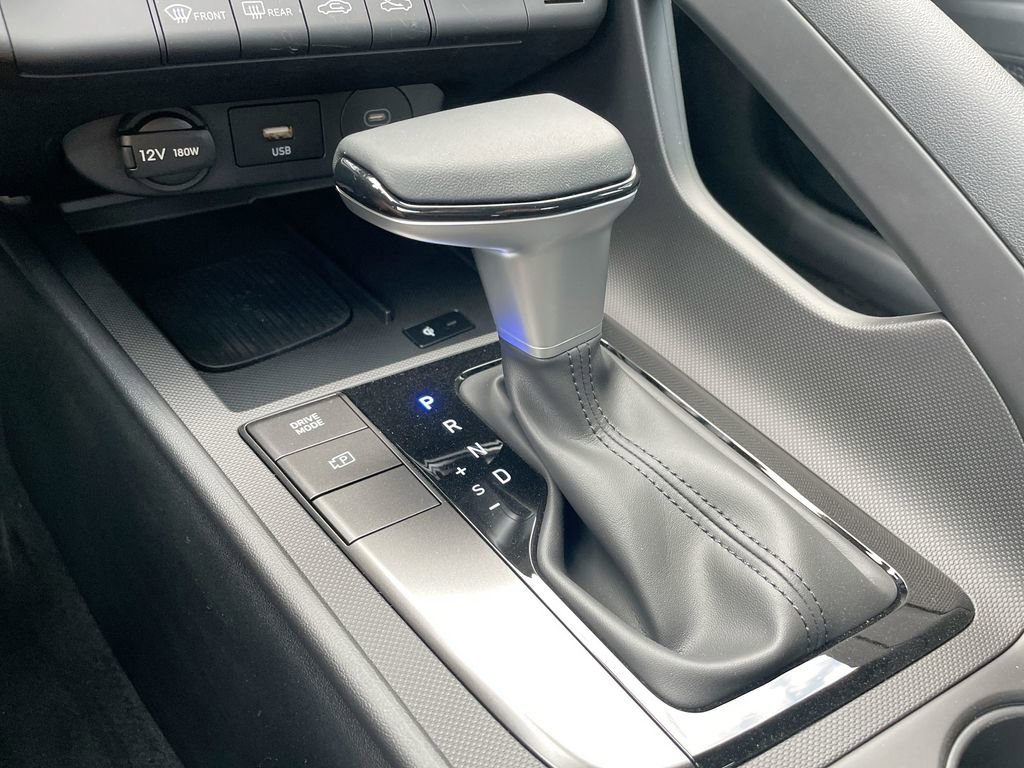 Used 2025 Hyundai Elantra Sport image 45