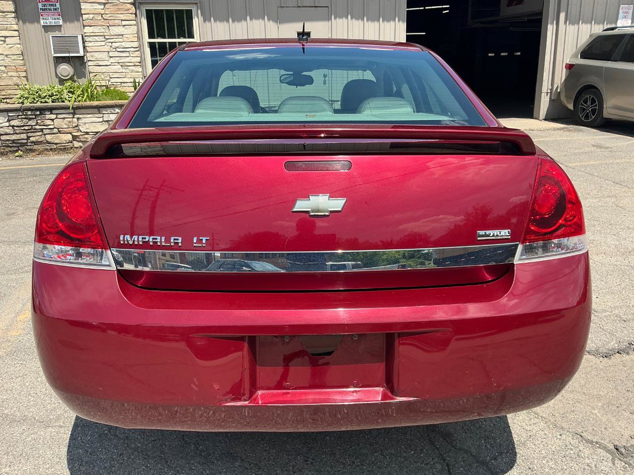 Used 2008 Chevrolet Impala LT w/ Luxury Edition Package FWD image 4