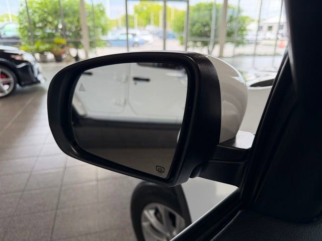 Used 2021 Jeep Cherokee Latitude FWD image 23