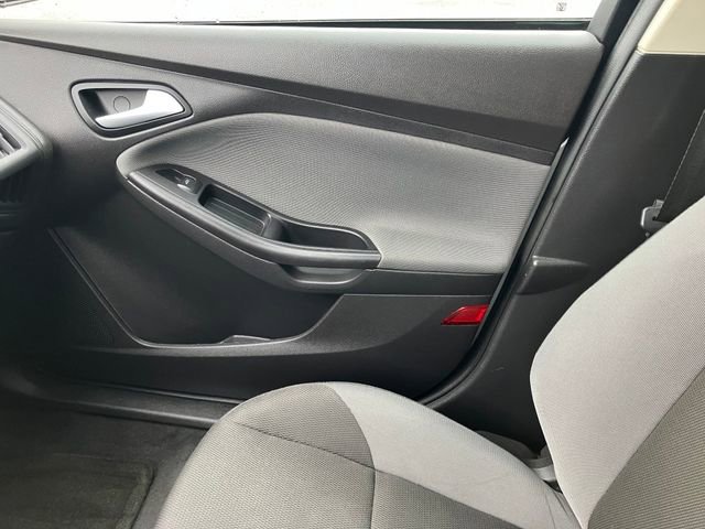 Used 2012 Ford Focus SE image 8
