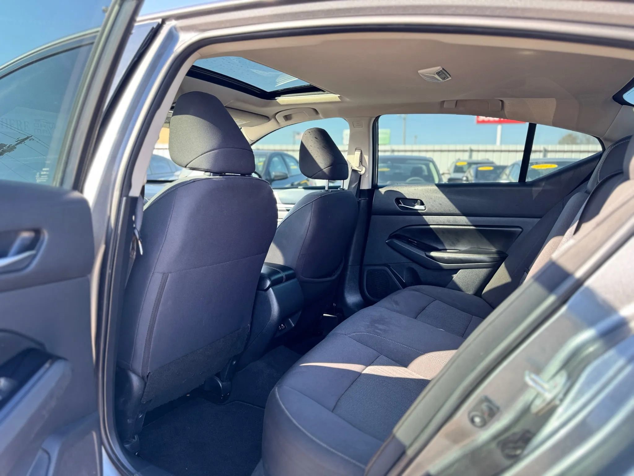 Used 2022 Nissan Altima 2.5 SV w/ SV Premium Package image 34