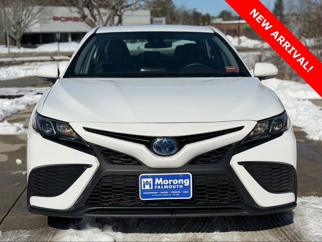 Used 2024 Toyota Camry SE image 3
