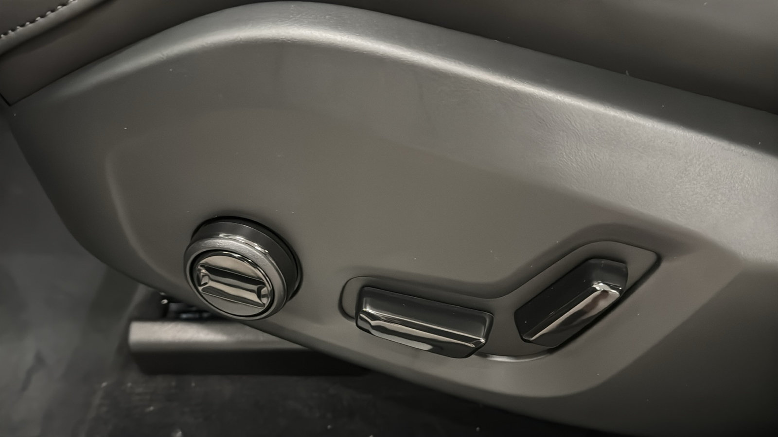 New 2027 Volvo XC60 B5 Core AWD/4WD image 24