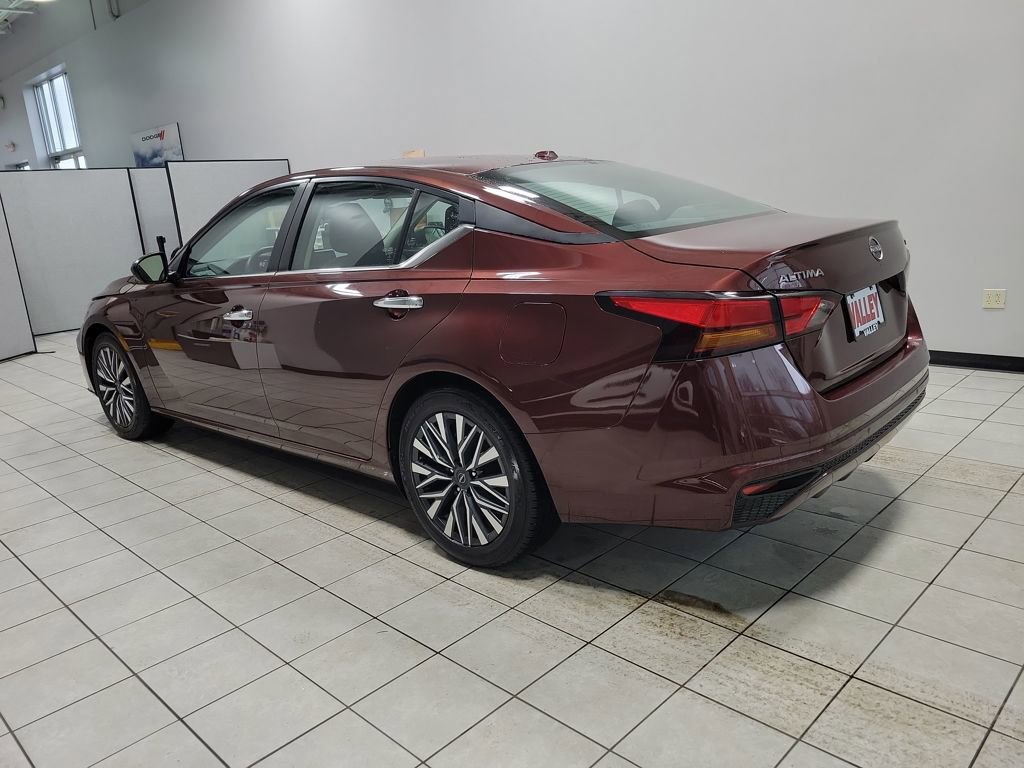 Used 2024 Nissan Altima 2.5 SV image 9