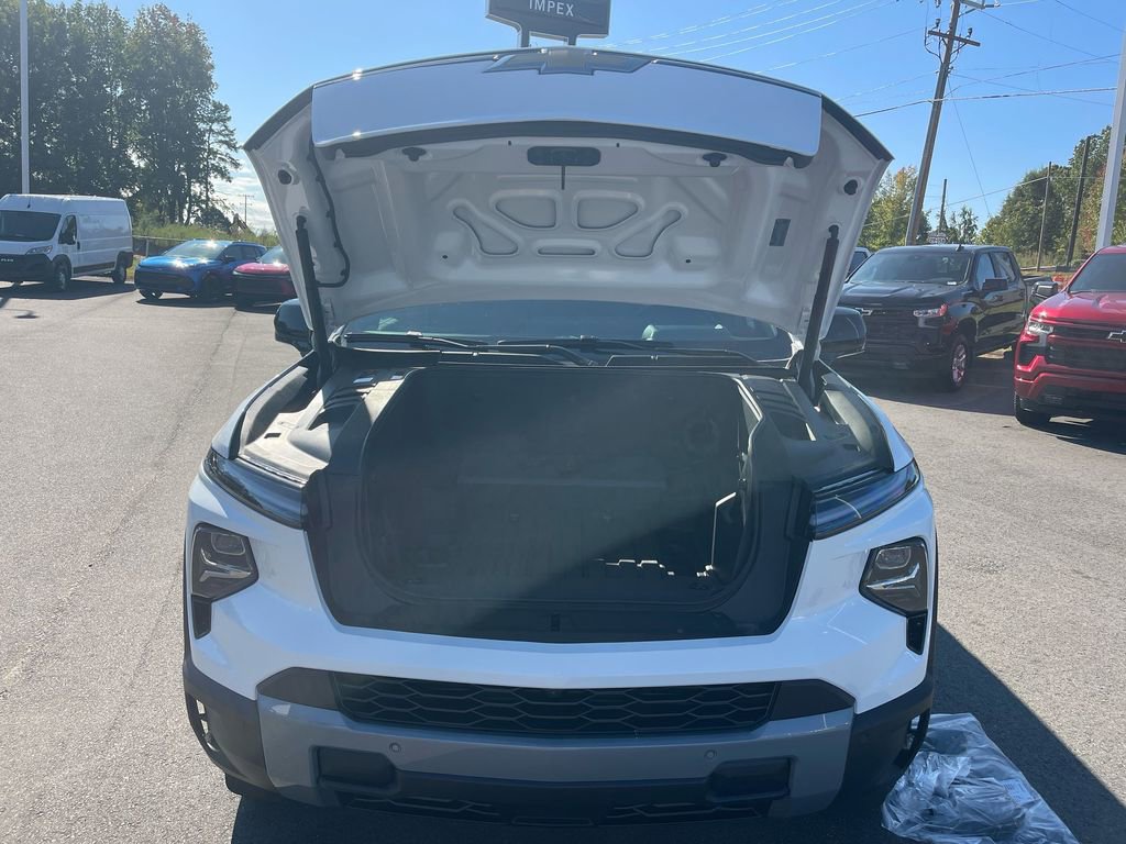 New 2026 Chevrolet Silverado EV LT image 35