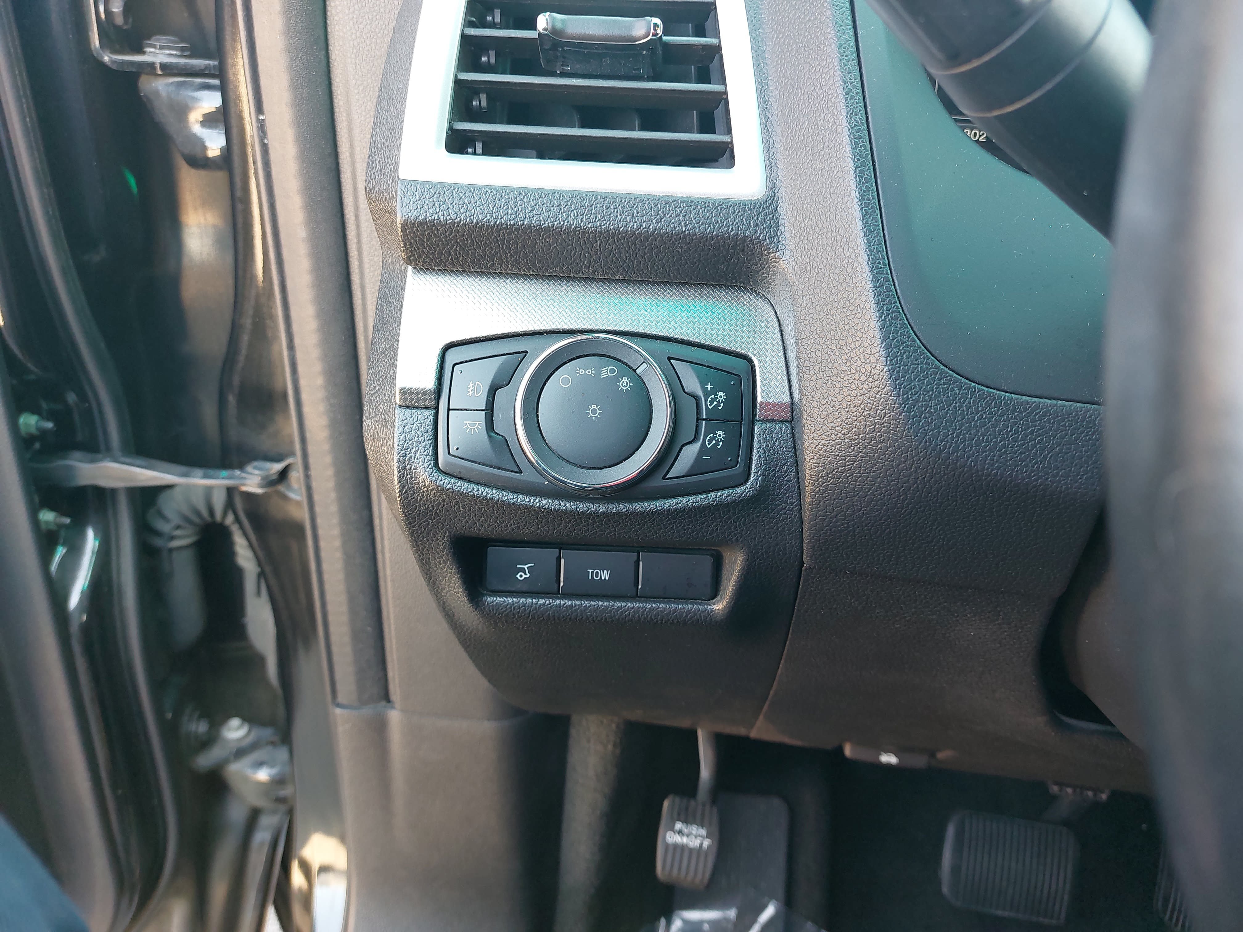 Used 2014 Ford Explorer Sport w/ Equipment Group 401A AWD/4WD image 27