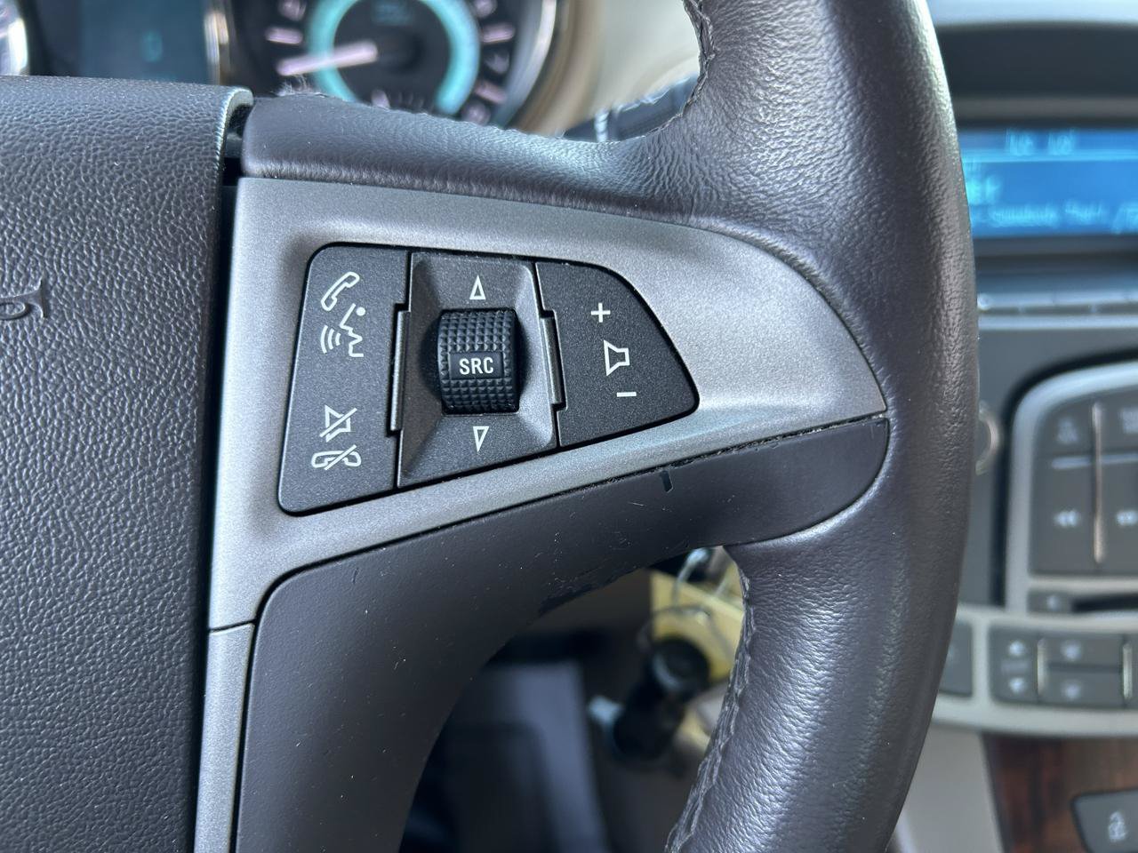 Used 2011 Buick LaCrosse CX FWD image 19