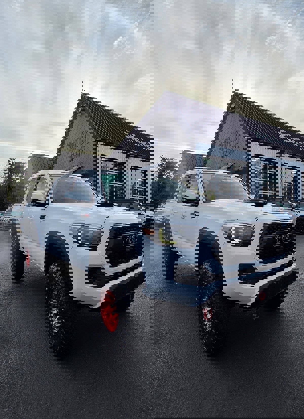 Used 2019 Toyota Tacoma TRD Pro AWD/4WD image 2