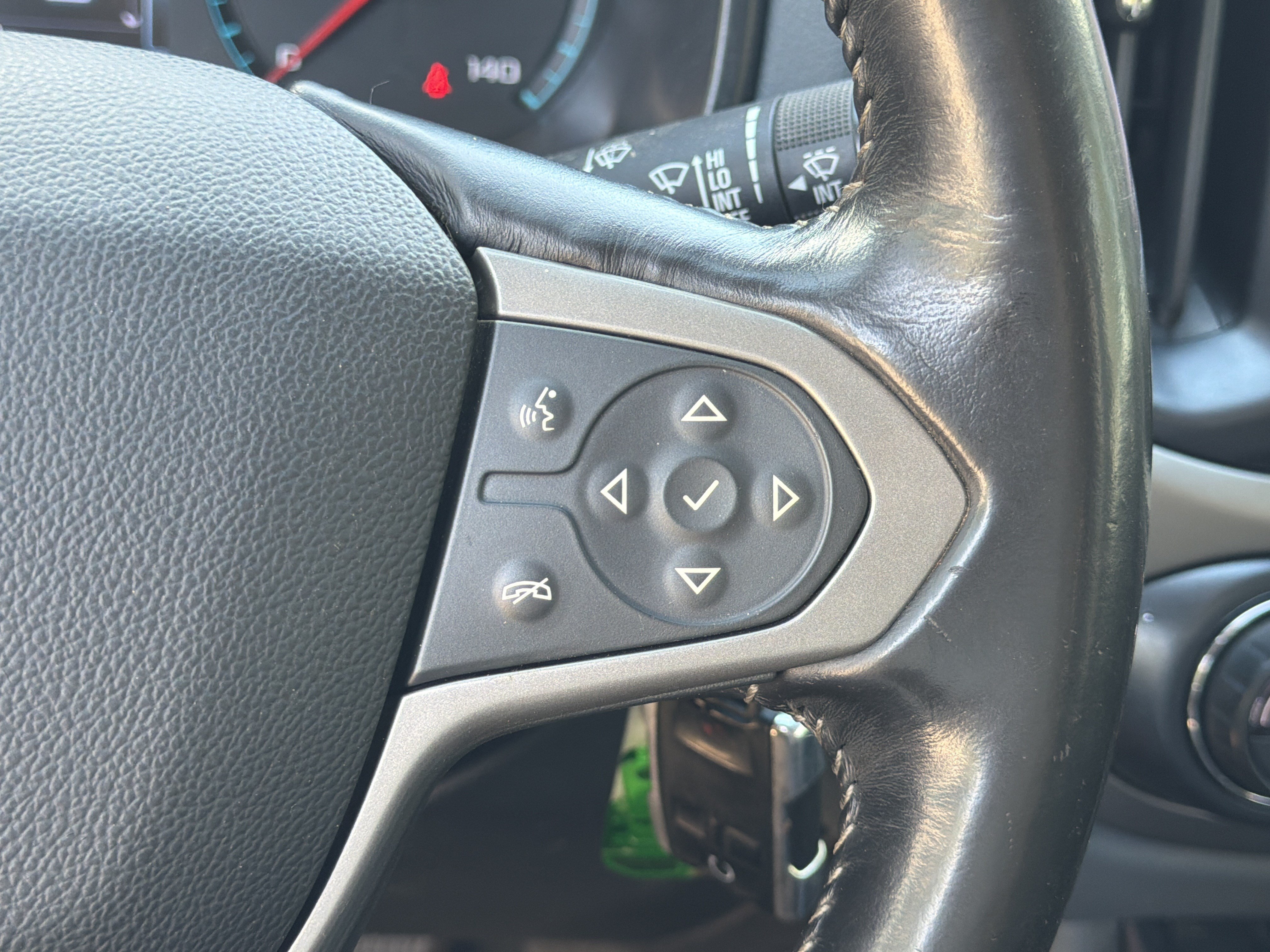 Used 2018 Chevrolet Colorado Z71 AWD/4WD image 25