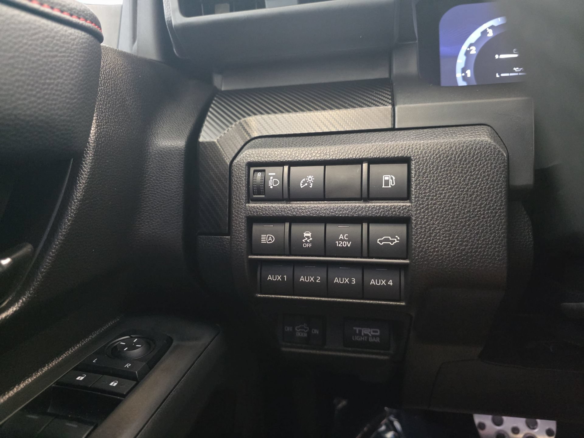 Used 2025 Toyota Tacoma TRD Pro AWD/4WD image 20