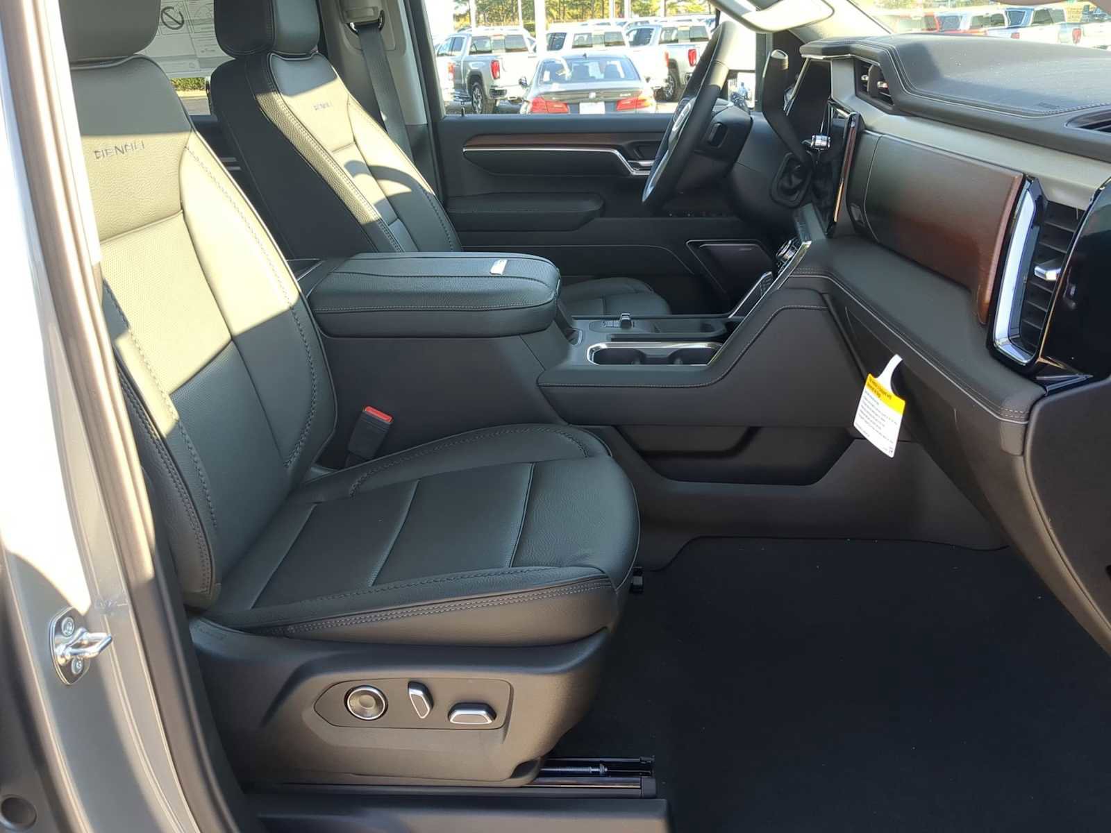 New 2026 GMC Sierra 2500 Denali w/ Denali Reserve Package image 30