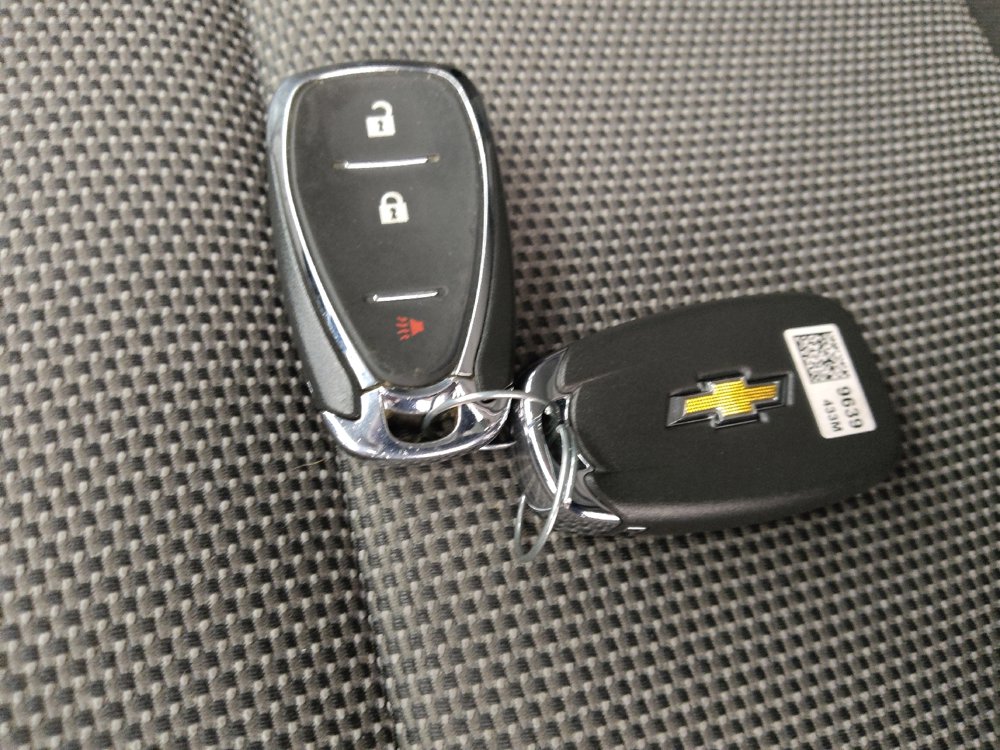 Used 2021 Chevrolet Traverse LS FWD image 32