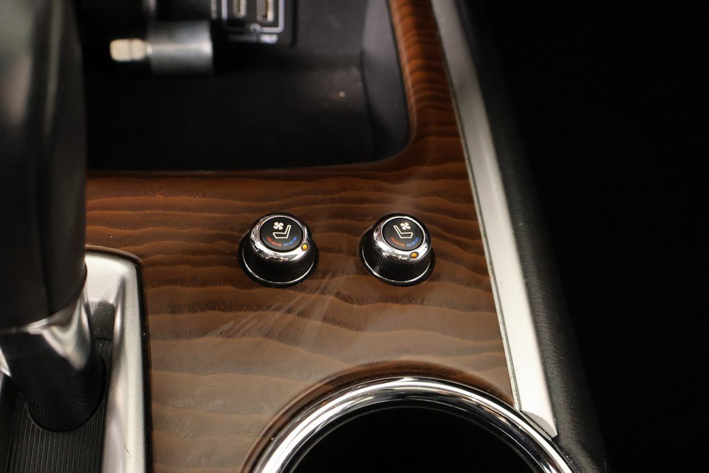 Used 2019 Nissan Pathfinder Platinum image 8