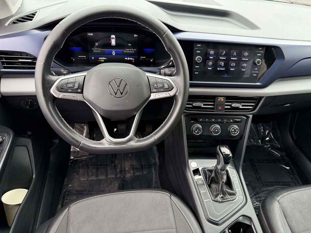 Used 2022 Volkswagen Taos SE image 15