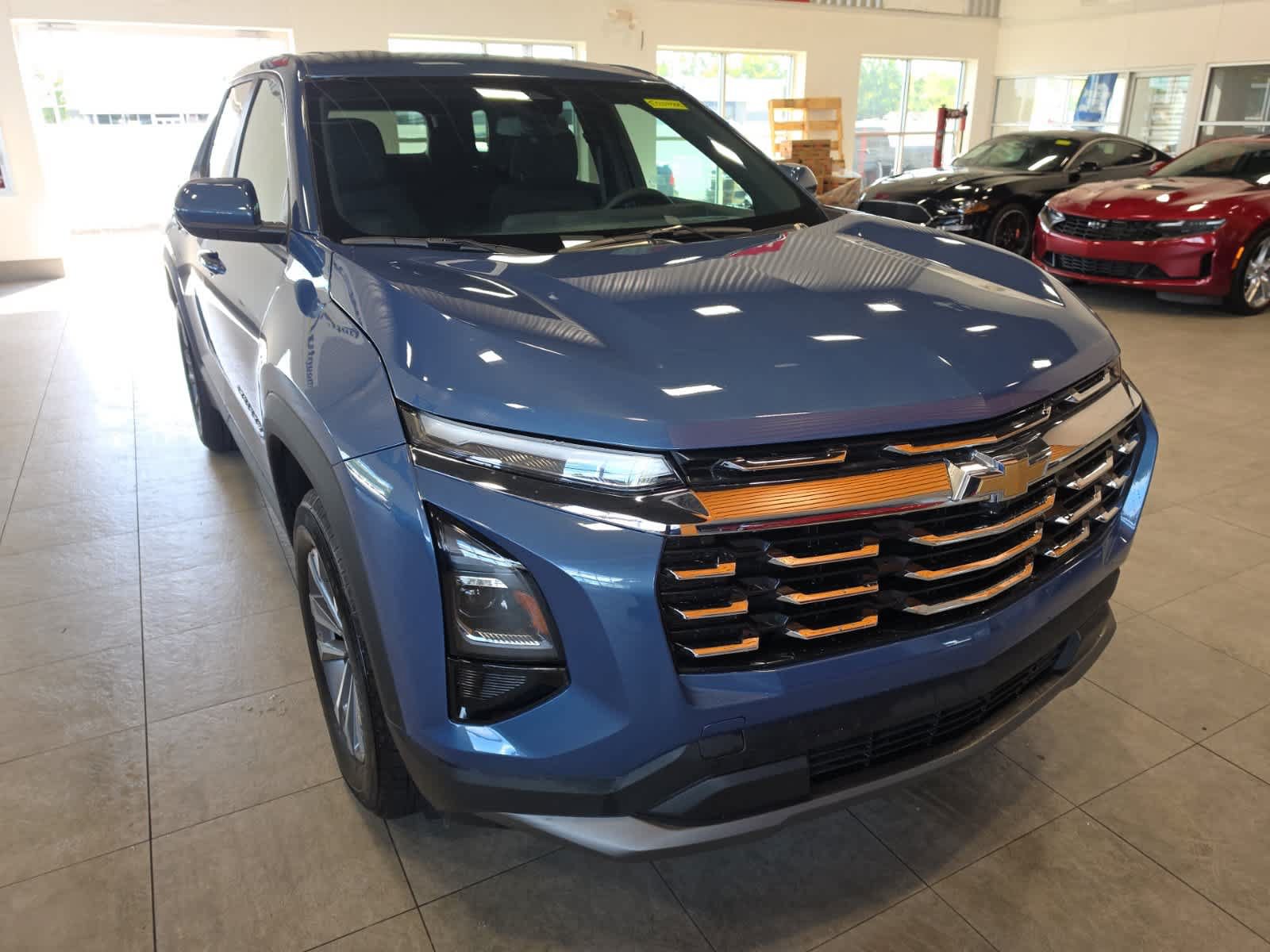 Used 2026 Chevrolet Equinox LT AWD/4WD image 3