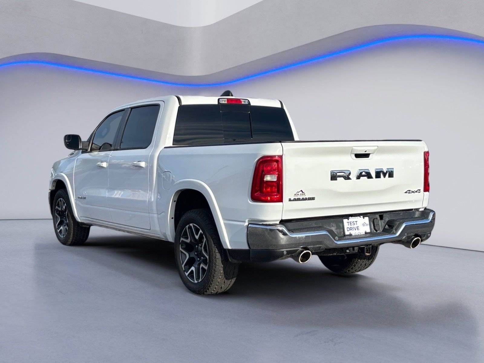 Used 2025 RAM 1500 Laramie image 12