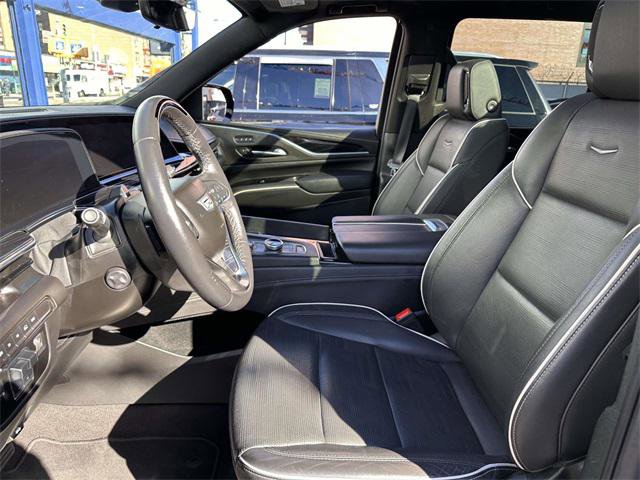 Used 2024 Cadillac Escalade ESV Sport image 16