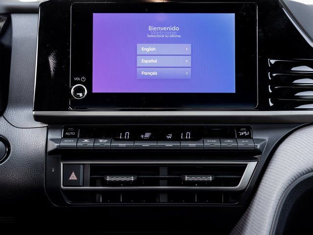 Used 2025 Toyota Camry SE image 19