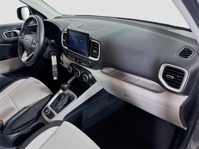 Used 2022 Hyundai Venue SEL image 31