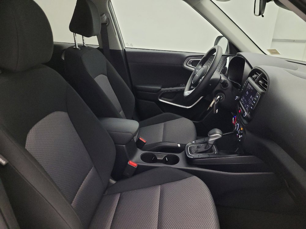 Used 2025 Kia Soul LX image 21