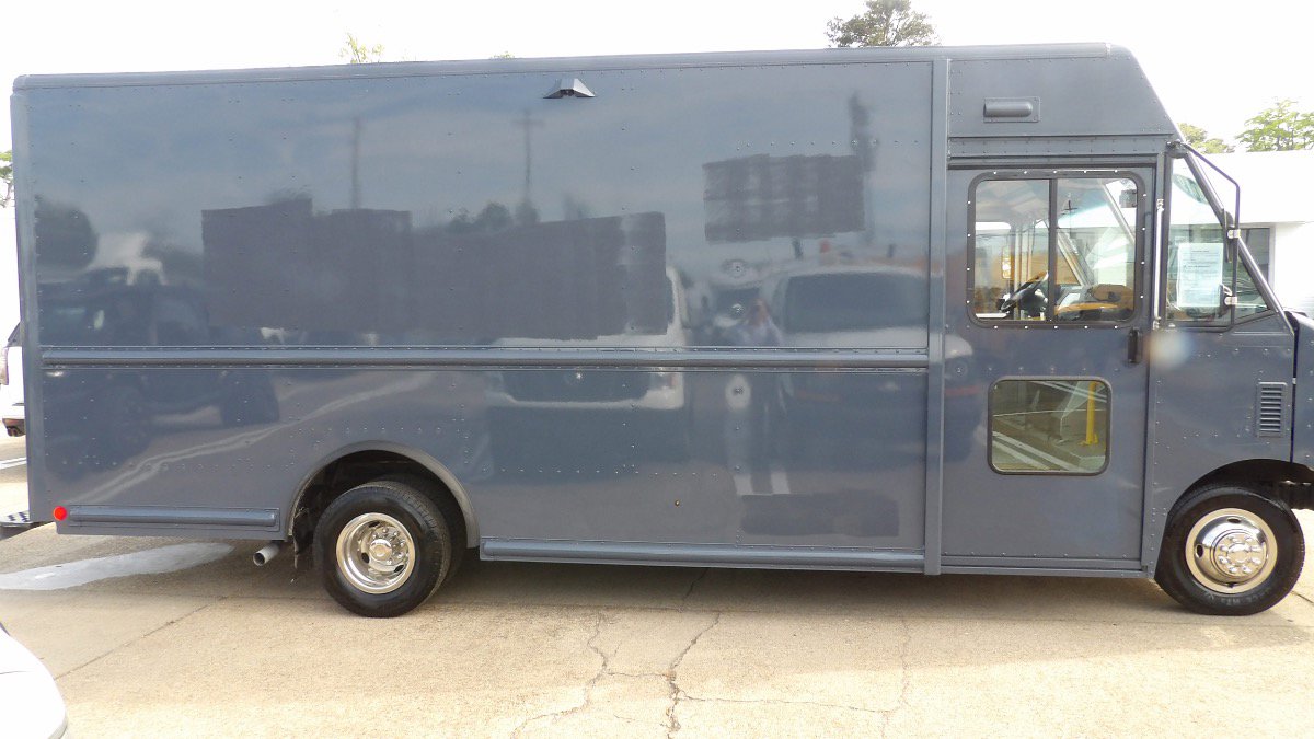 Used 2019 Ford E-450 and Econoline 450 Super Duty image 2