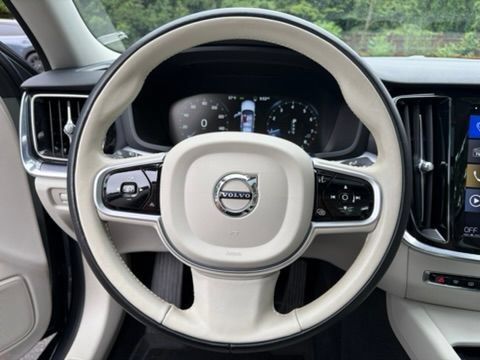 Used 2020 Volvo S60 T6 Momentum AWD/4WD image 12