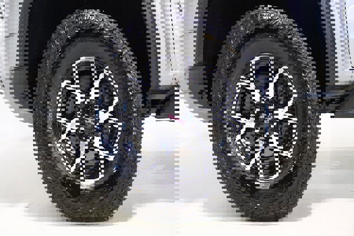 Used 2023 GMC Canyon AT4X image 82