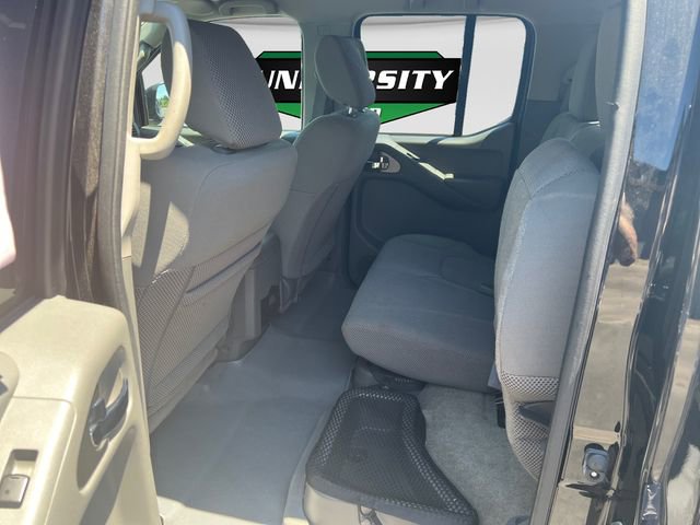 Used 2017 Nissan Frontier SV w/ SV Value Truck Package AWD/4WD image 9