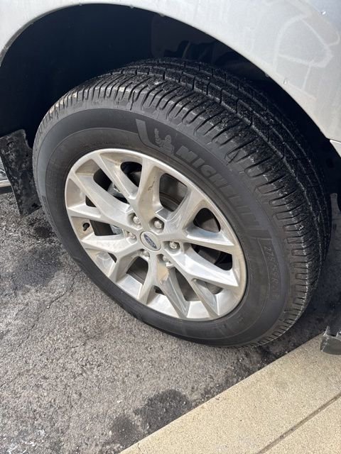 Used 2020 Ford Expedition Max XLT w/ Equipment Group 202A image 5