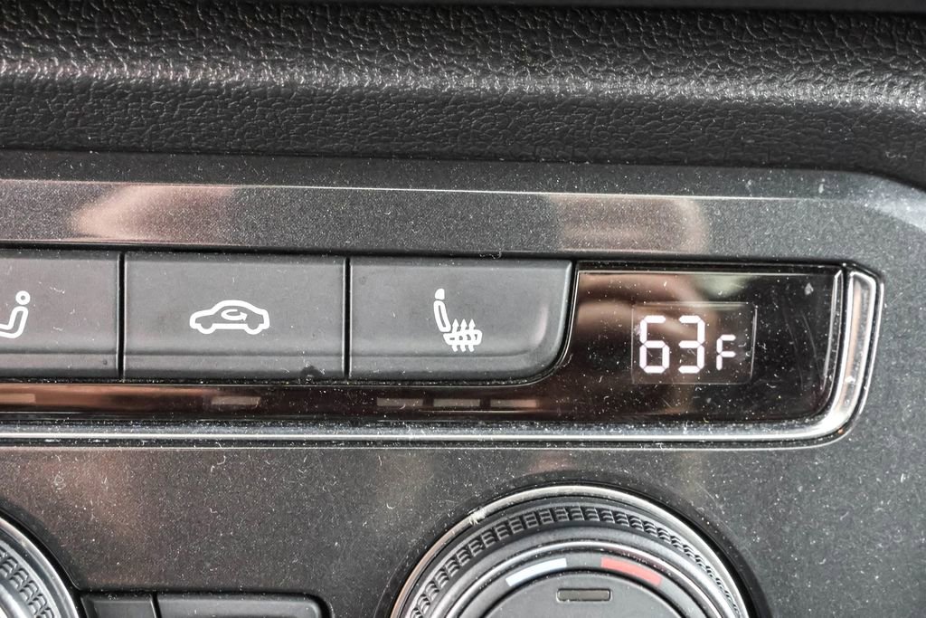 Used 2019 Volkswagen Tiguan SE image 25