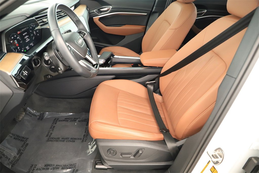 Used 2024 Audi Q8 e-tron Premium Plus w/ Premium Plus Package image 24