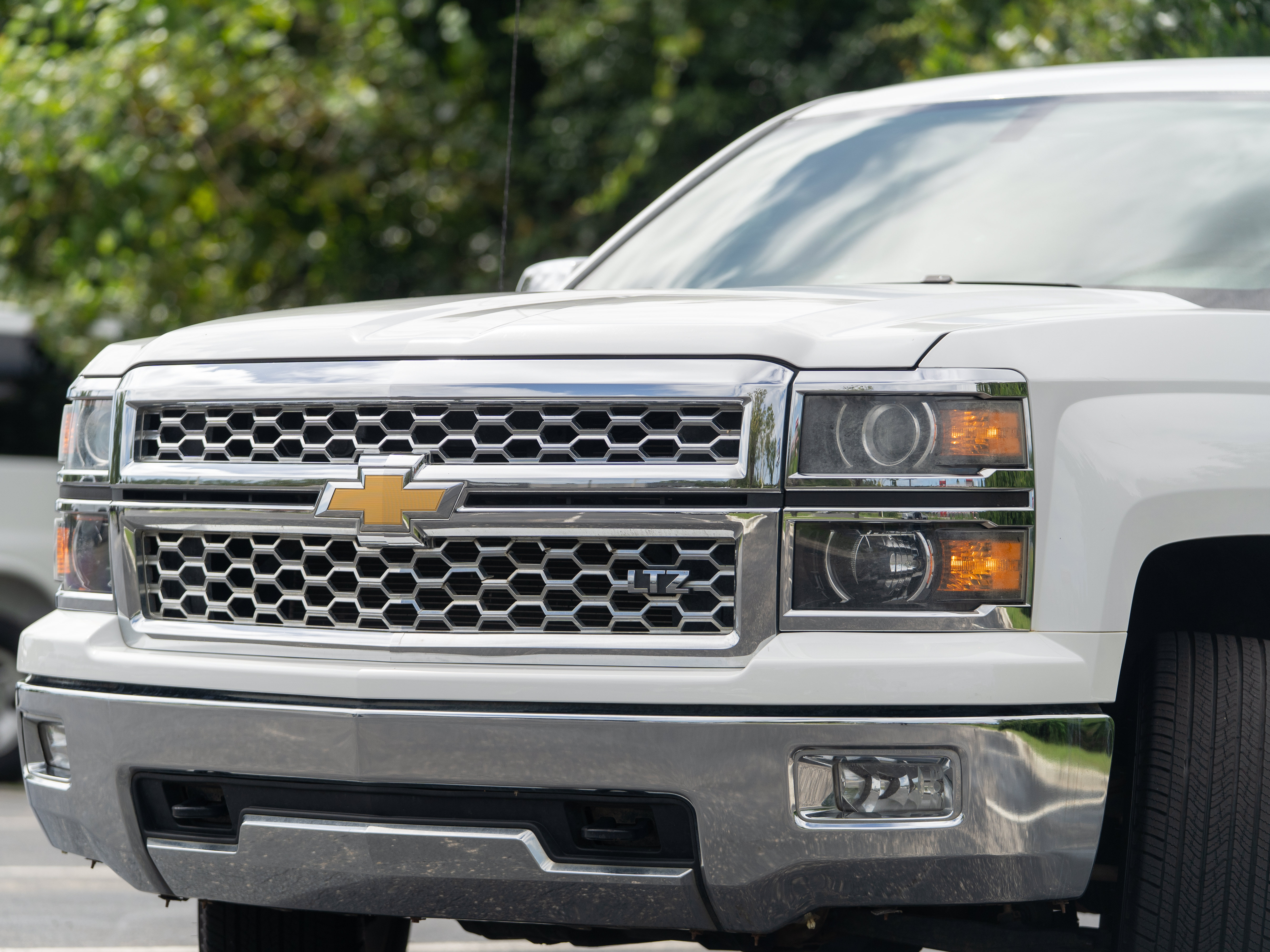 Used 2015 Chevrolet Silverado 1500 LTZ AWD/4WD image 36